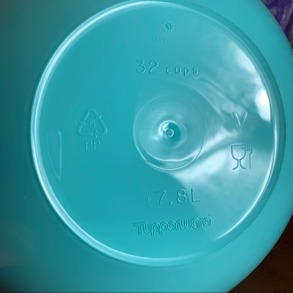 Tupperware Large That’s a Bowl - Picture 5 of 6